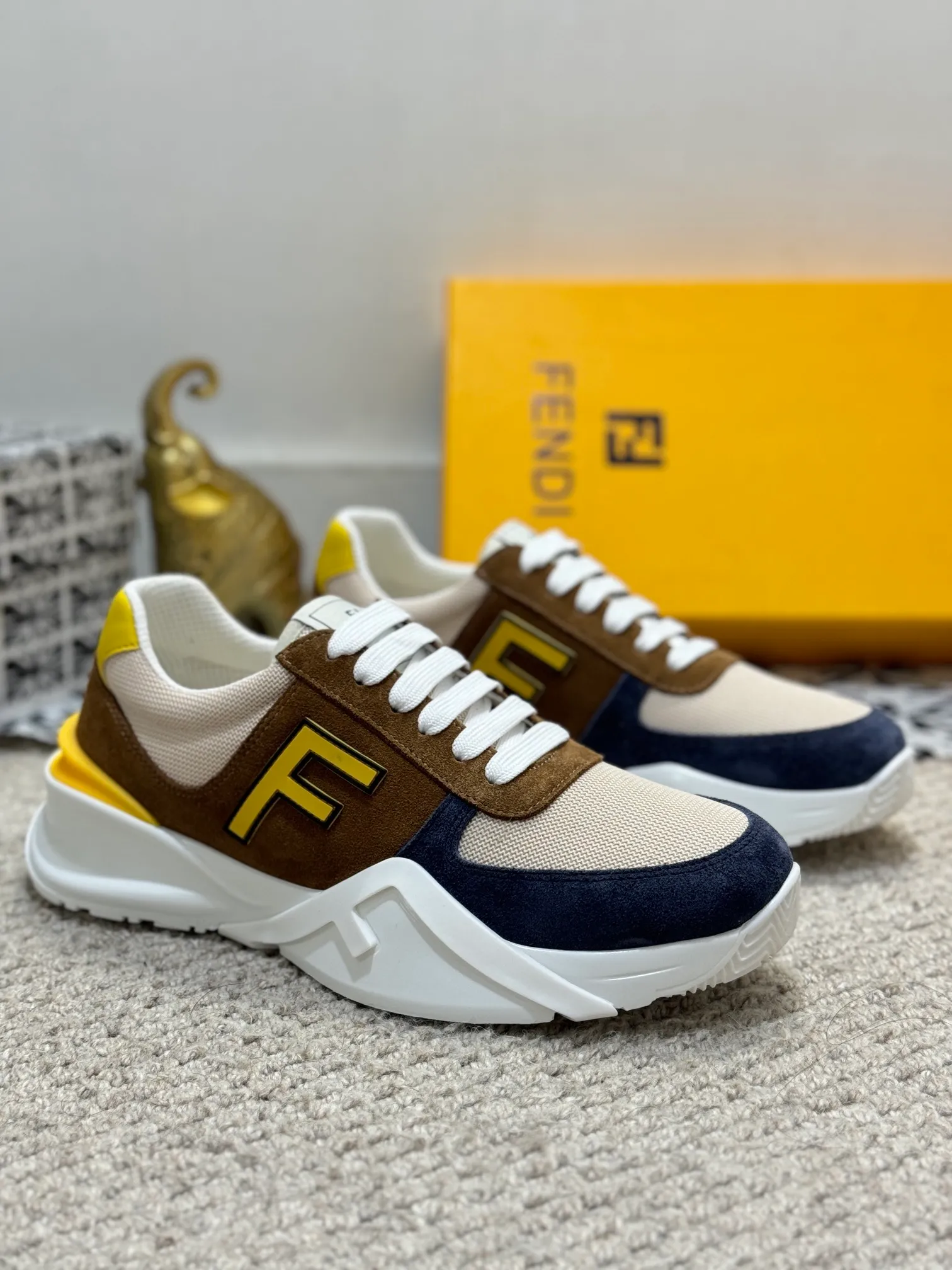 Men's men's shoes 💰520 [New style] 🦥🦥 Original quality - Fendi ◾️▫️F D🆕 Spring and summer new men's slip-on sneakers, with elastic straps, side zippers, and corrugated soles engraved with F. Embossed Fendi Flow lettering on the heel. Mixed material of high-tech fabric and black suede. FF graphic tongue. Ultra-light and wear-resistant EVA sole. Size: 38-44 (45 customized